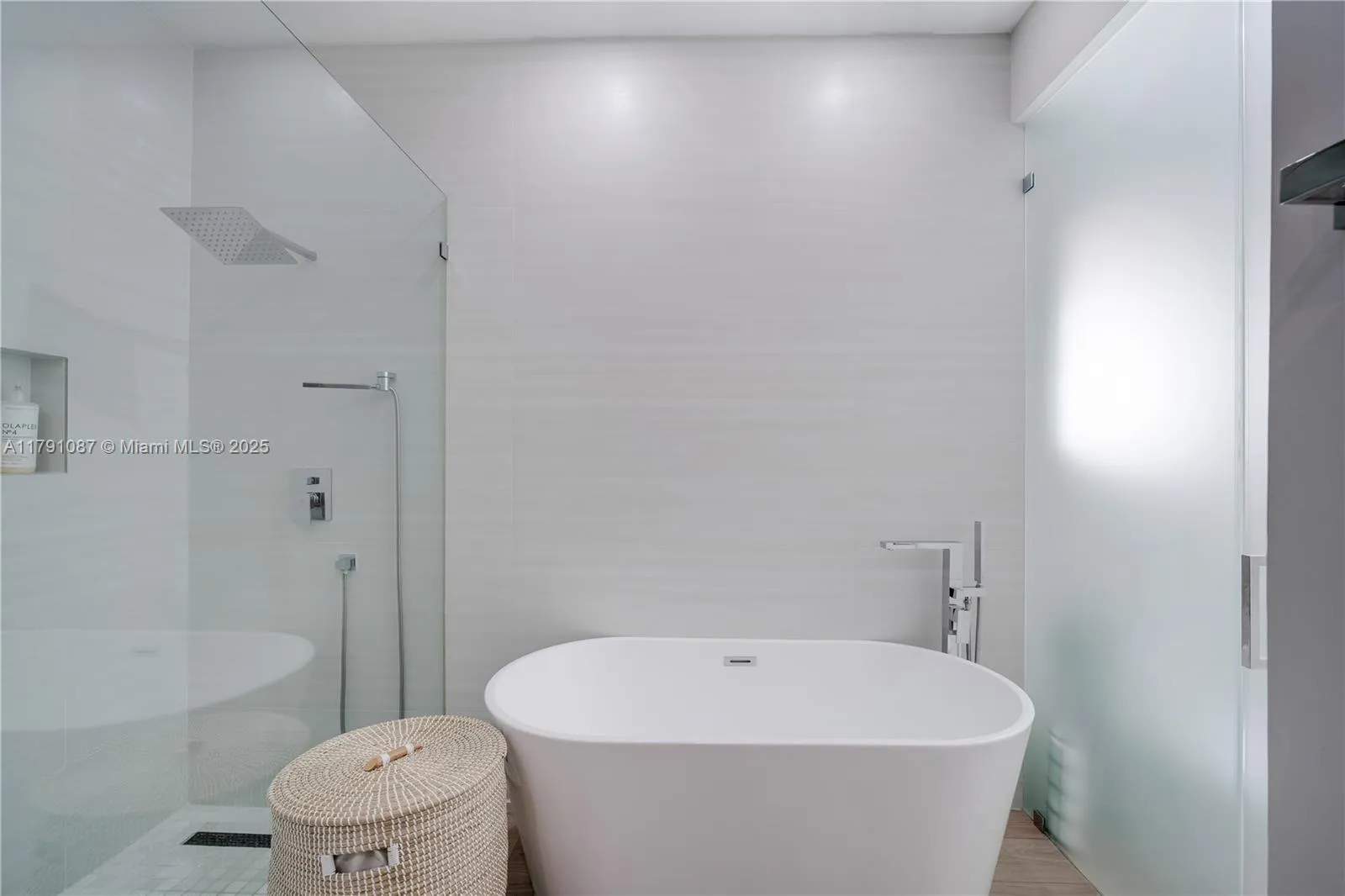 Perfect tub for relaxation *