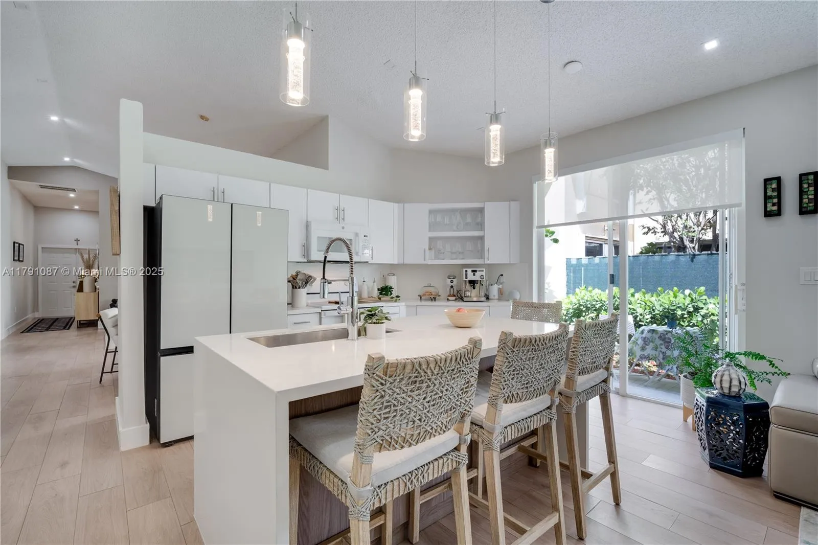 Open kitchen with a center island * Recently remodeled *