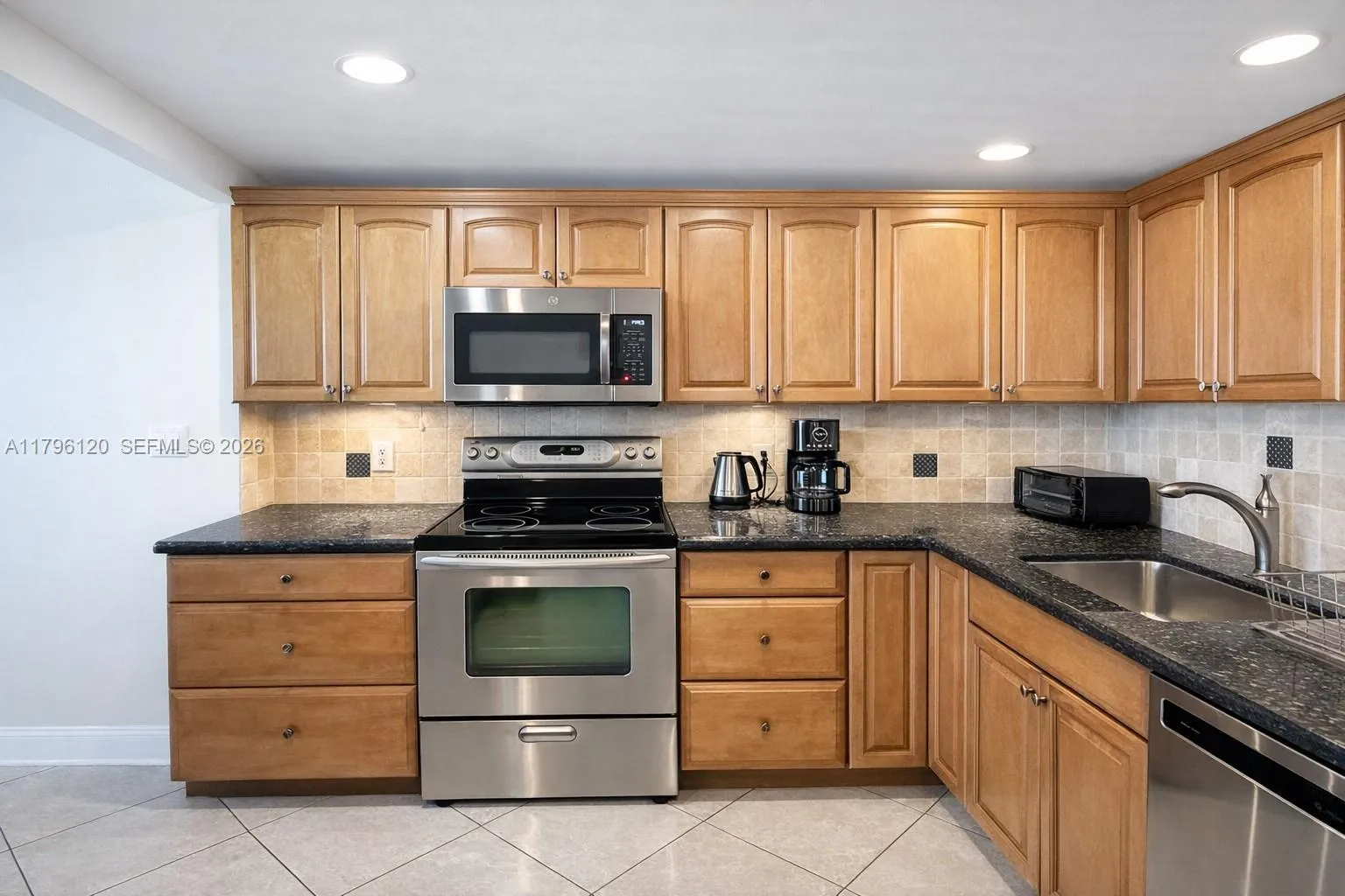 2101 S Ocean Dr 606, Hollywood, Florida 33019, Hollywood, Florida 33019, 1 Bedroom Bedrooms, ,1 BathroomBathrooms,Residential Lease,For Rent,2101 S Ocean Dr 606, Hollywood, Florida 33019,A11796120