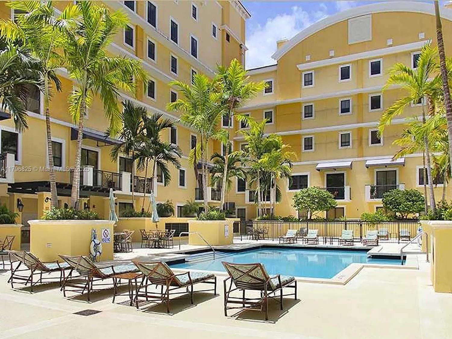 8395 Sw 73rd Ave 425, Miami, Florida 33143, Miami, Florida 33143, 2 Bedrooms Bedrooms, ,2 BathroomsBathrooms,Residential,For Sale,8395 Sw 73rd Ave 425, Miami, Florida 33143,A11796825