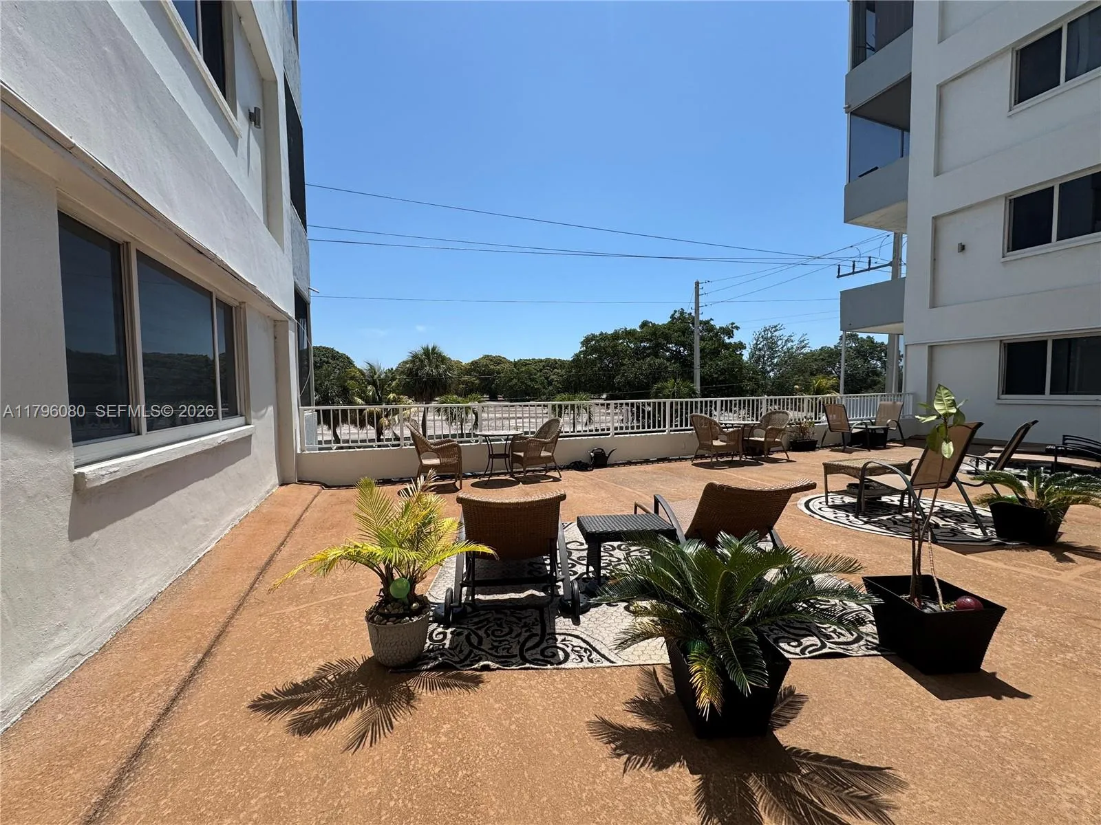 1700 Pierce St 202, Hollywood, Florida 33020, Hollywood, Florida 33020, 1 Bedroom Bedrooms, 5 Rooms Rooms,1 BathroomBathrooms,Residential,For Sale,1700 Pierce St 202, Hollywood, Florida 33020,A11796080