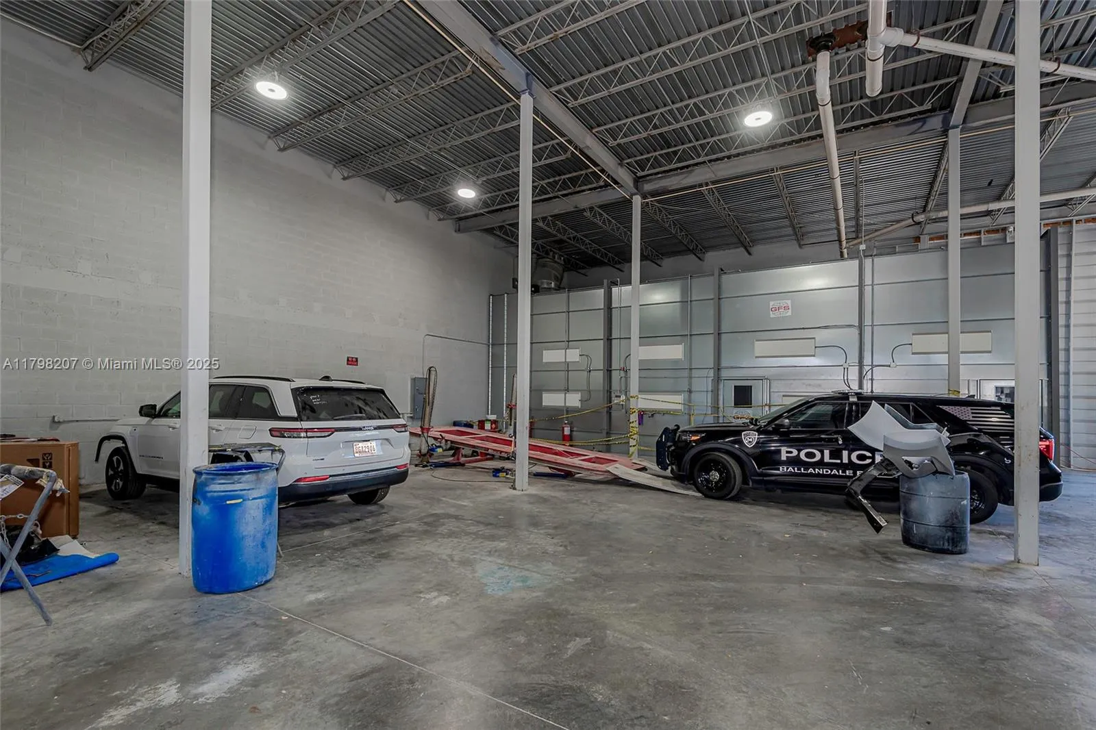 500 S Dixie Hwy, Hollywood, Florida 33020, Hollywood, Florida 33020, ,Commercial Sale,For Sale,500 S Dixie Hwy, Hollywood, Florida 33020,A11798207