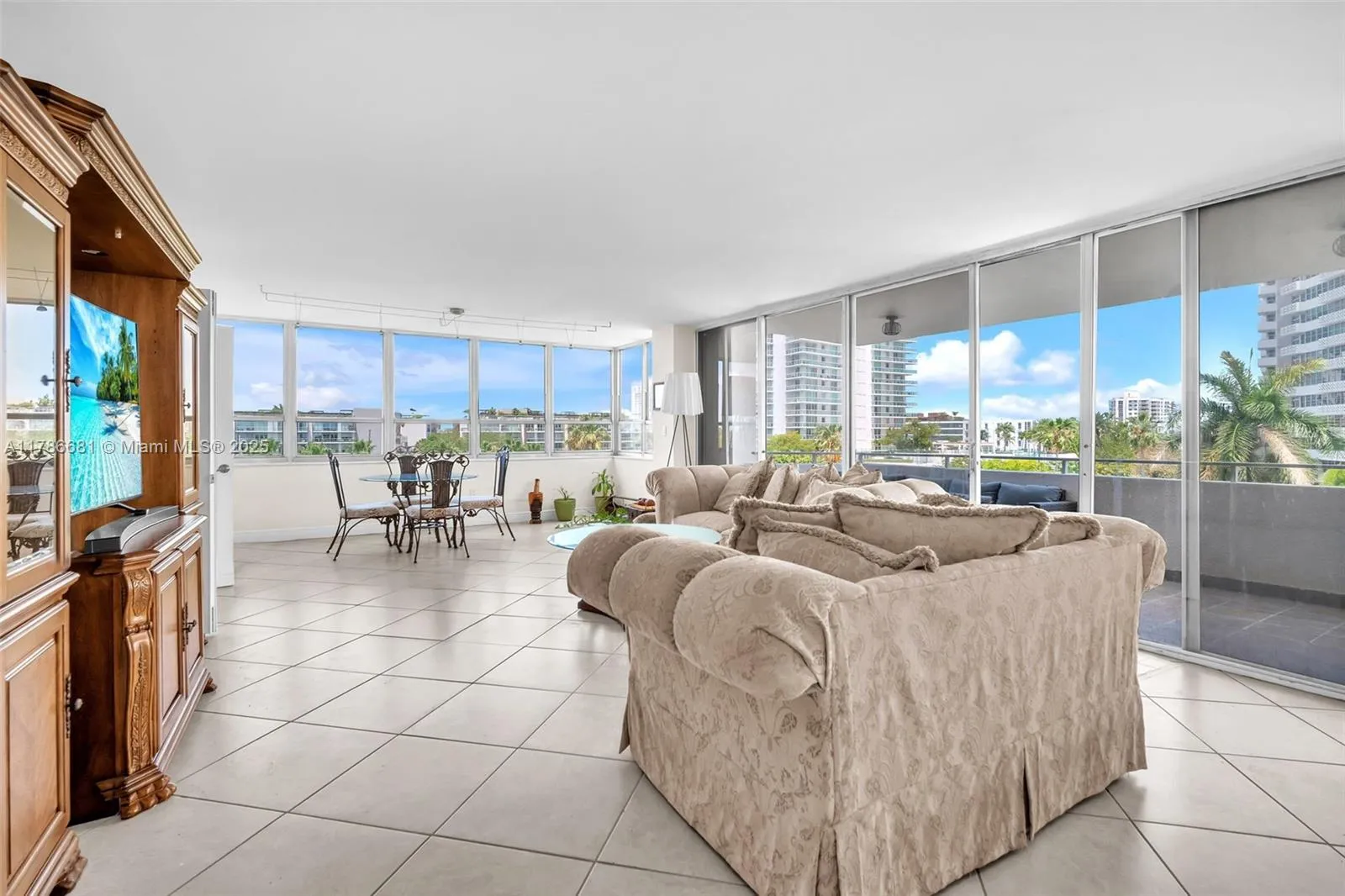 11 Island Ave 512, Miami Beach, Florida 33139, Miami Beach, Florida 33139, 2 Bedrooms Bedrooms, ,2 BathroomsBathrooms,Residential,For Sale,11 Island Ave 512, Miami Beach, Florida 33139,A11786681