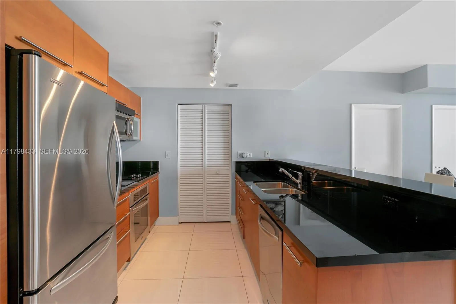 253 Ne 2nd St 2201, Miami, Florida 33132, Miami, Florida 33132, 2 Bedrooms Bedrooms, ,2 BathroomsBathrooms,Residential,For Sale,253 Ne 2nd St 2201, Miami, Florida 33132,A11798433 253 Ne 2nd St 2201, Miami, Florida 33132, Miami, Florida 33132, 2 Bedrooms Bedrooms, ,2 BathroomsBathrooms,Residential,For Sale,253 Ne 2nd St 2201, Miami, Florida 33132,A11798433