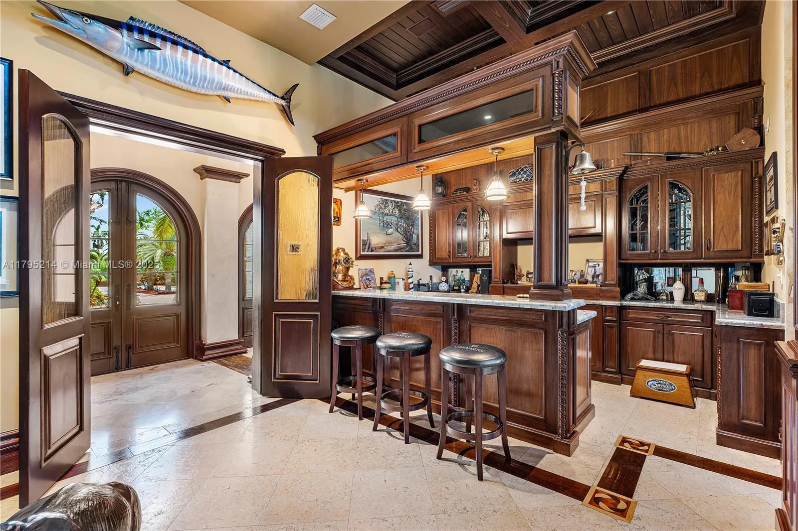 Trophy Room - Full Bar