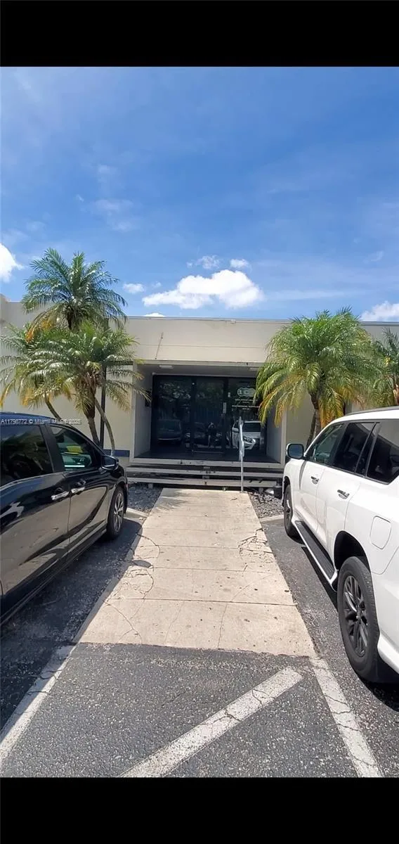 7570 Nw 14th St, Miami, Florida 33126, Miami, Florida 33126, ,Commercial Lease,For Rent,7570 Nw 14th St, Miami, Florida 33126,A11798772
