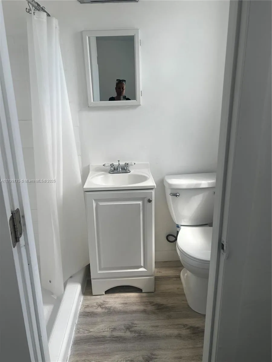 1608 Drexel Avenue 19, Miami Beach, Florida 33139, Miami Beach, Florida 33139, 2 Bedrooms Bedrooms, ,2 BathroomsBathrooms,Residential Lease,For Rent,1608 Drexel Avenue 19, Miami Beach, Florida 33139,A11799775