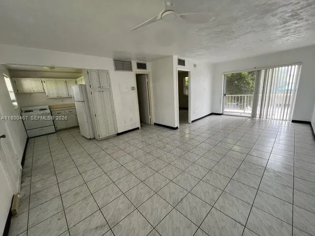 7125 Dickens Ave 4, Miami Beach, Florida 33141, Miami Beach, Florida 33141, 1 Bedroom Bedrooms, ,1 BathroomBathrooms,Residential Lease,For Rent,7125 Dickens Ave 4, Miami Beach, Florida 33141,A11800467
