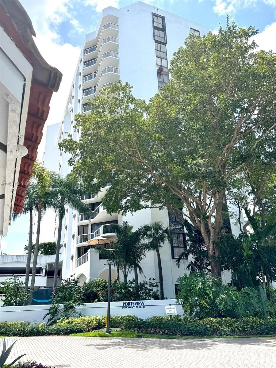 3610 Yacht Club Dr 810, Aventura, Florida 33180, Aventura, Florida 33180, 2 Bedrooms Bedrooms, ,2 BathroomsBathrooms,Residential,For Sale,3610 Yacht Club Dr 810, Aventura, Florida 33180,A11801588