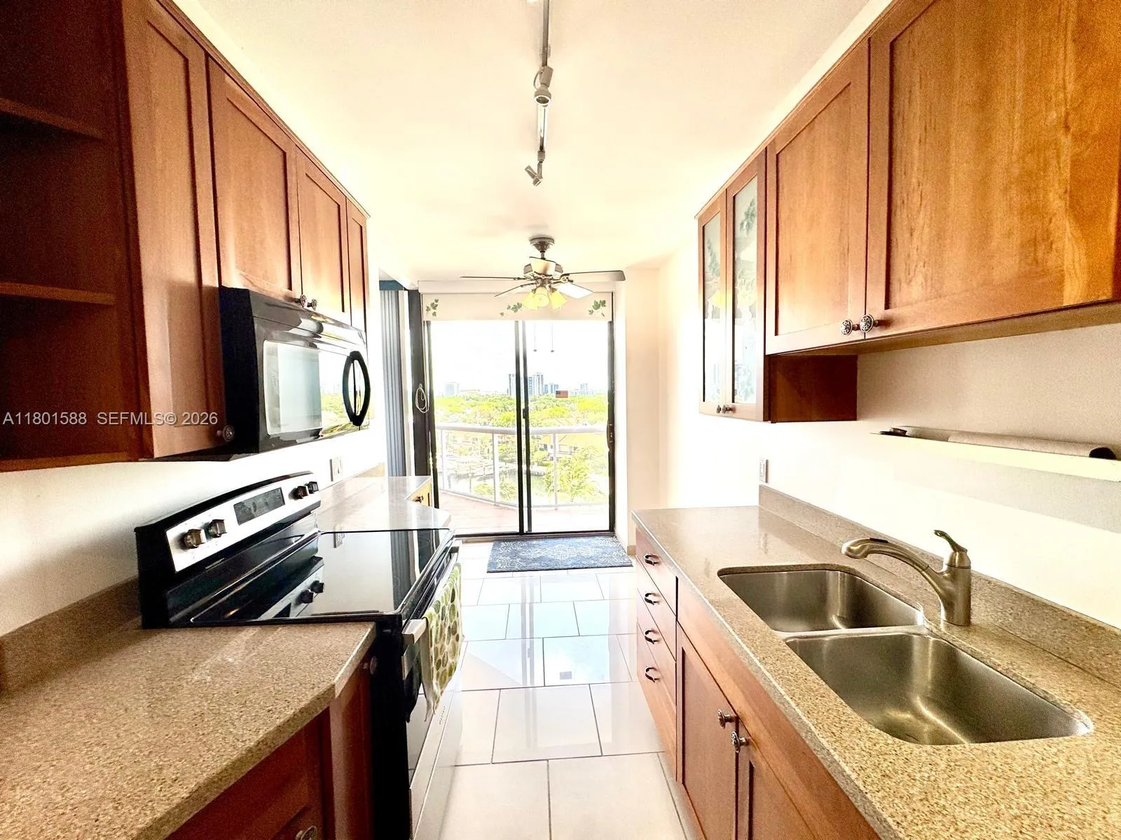 3610 Yacht Club Dr 810, Aventura, Florida 33180, Aventura, Florida 33180, 2 Bedrooms Bedrooms, ,2 BathroomsBathrooms,Residential,For Sale,3610 Yacht Club Dr 810, Aventura, Florida 33180,A11801588