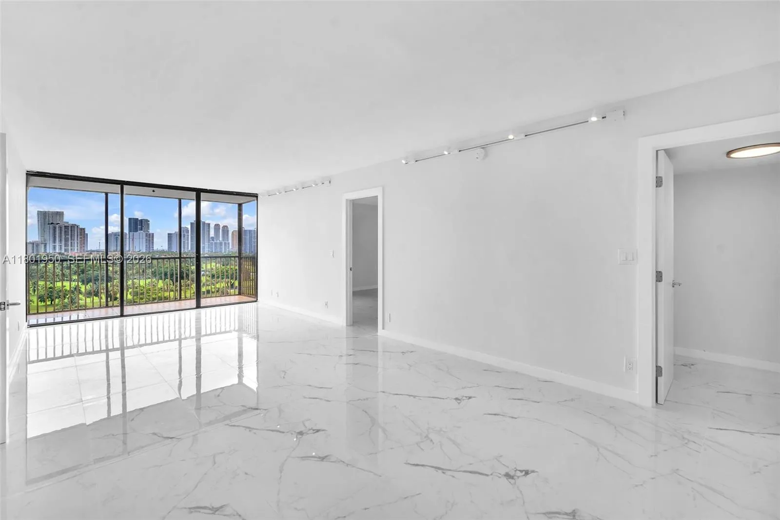 20335 W Country Club Dr 1108, Aventura, Florida 33, Aventura, Florida 33180, 2 Bedrooms Bedrooms, ,2 BathroomsBathrooms,Residential,For Sale,20335 W Country Club Dr 1108, Aventura, Florida 33,A11801950