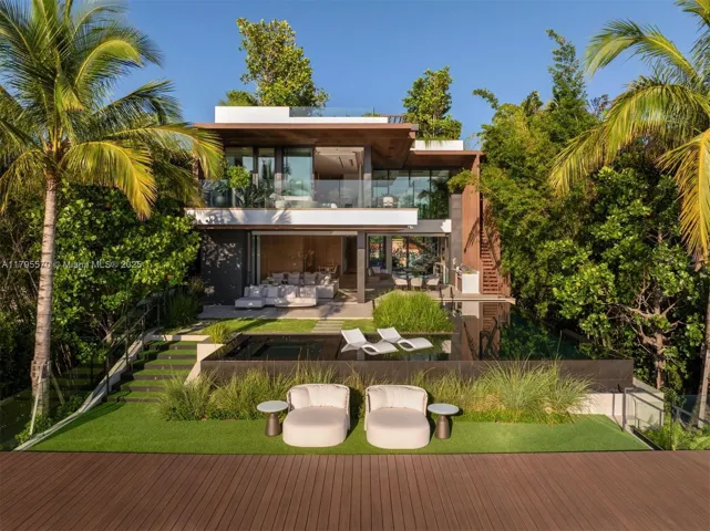 at 220 Dilido Dr, Miami Beach, FL 33139 Unit For Sale 5 Bedrooms 7 Bathrooms MLS# A11795570 Price $29,500,000 6084