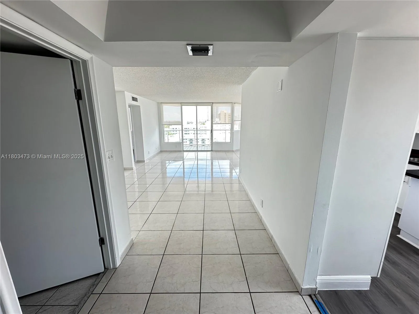 Miami Beach, Florida 33140, 2 Bedrooms Bedrooms, ,2 BathroomsBathrooms,Residential,For Sale,A11803473