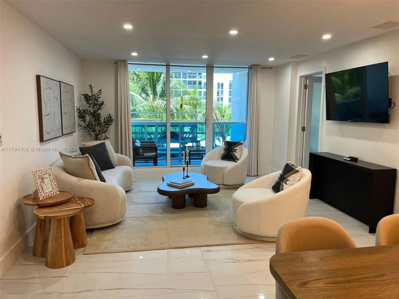 2301 Collins Ave 326, Miami Beach, Florida 33139, Miami Beach, Florida 33139, 2 Bedrooms Bedrooms, ,2 BathroomsBathrooms,Residential,For Sale,2301 Collins Ave 326, Miami Beach, Florida 33139,A11794308