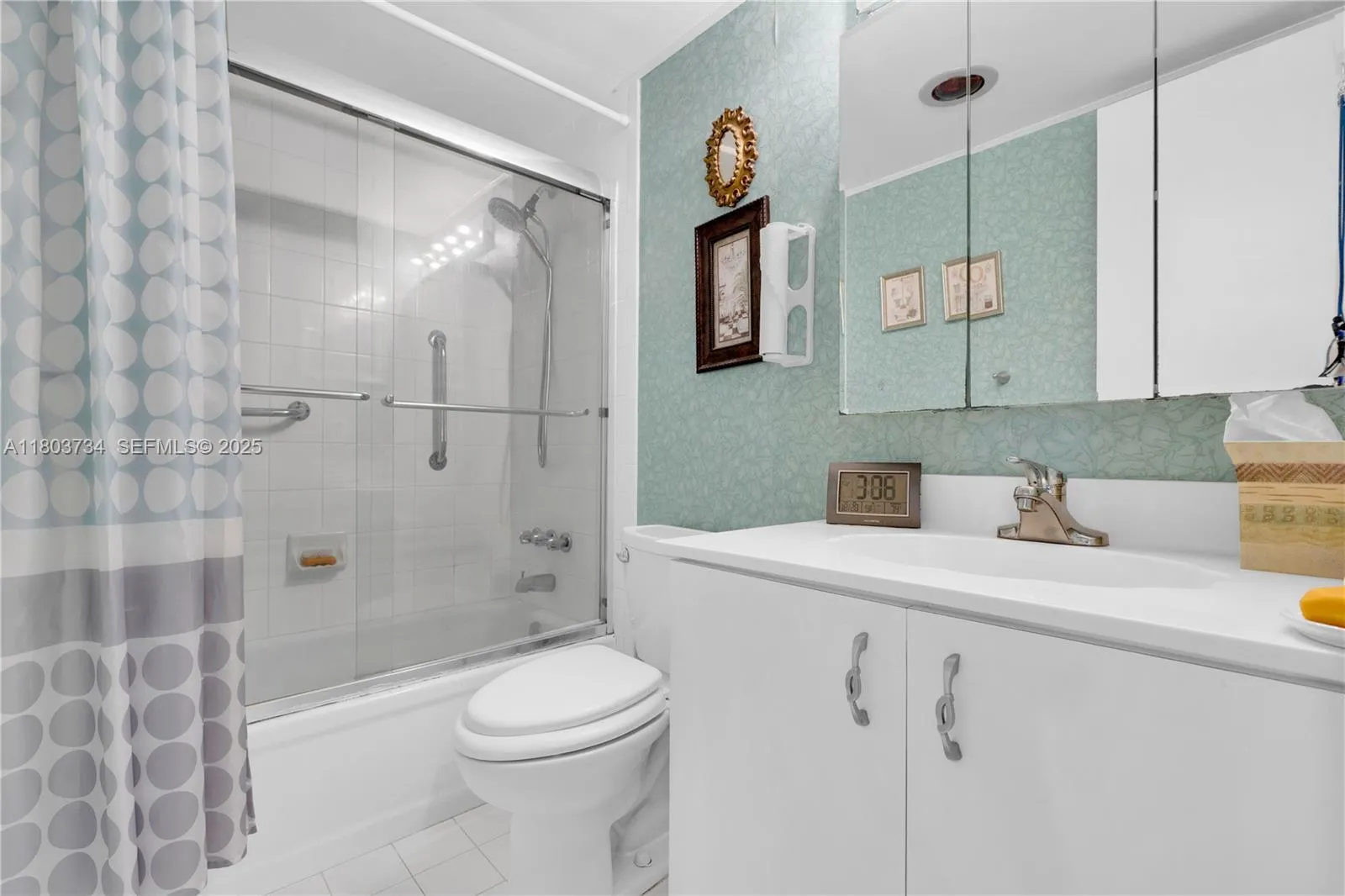 1400 Saint Charles Pl L4, Pembroke Pines, Florida, Pembroke Pines, Florida 33026, 2 Bedrooms Bedrooms, ,2 BathroomsBathrooms,Residential,For Sale,1400 Saint Charles Pl L4, Pembroke Pines, Florida ,A11803734