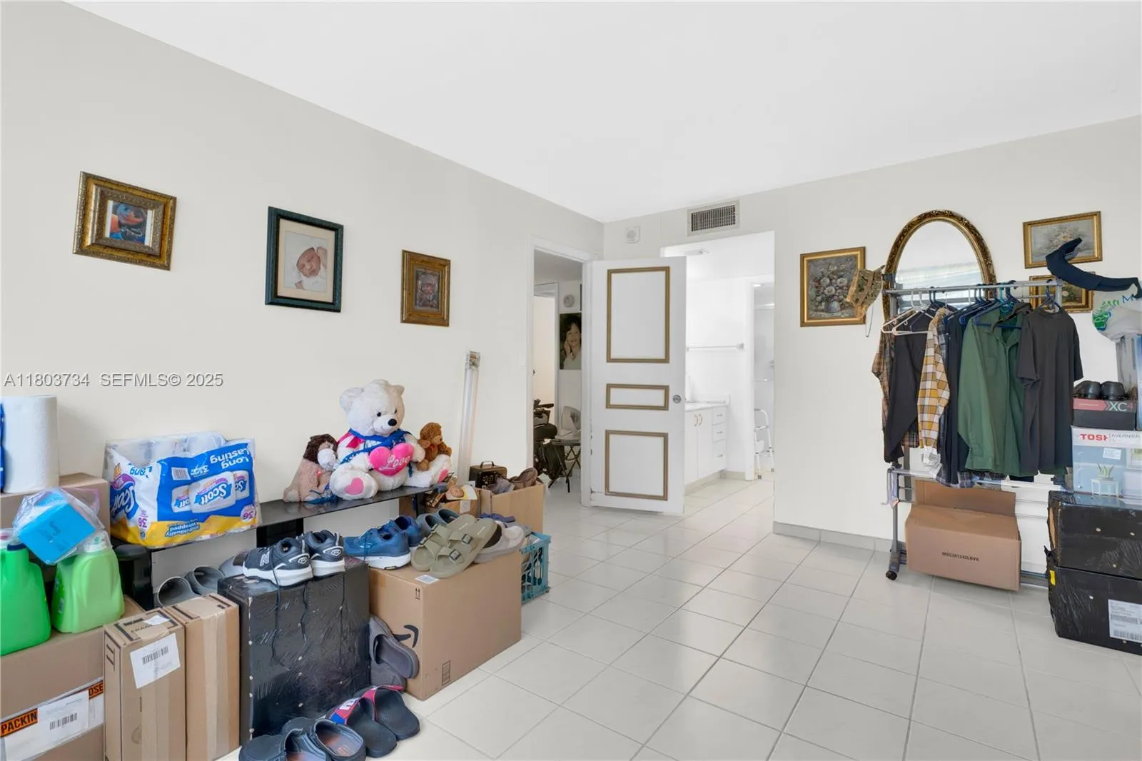 1400 Saint Charles Pl L4, Pembroke Pines, Florida, Pembroke Pines, Florida 33026, 2 Bedrooms Bedrooms, ,2 BathroomsBathrooms,Residential,For Sale,1400 Saint Charles Pl L4, Pembroke Pines, Florida ,A11803734