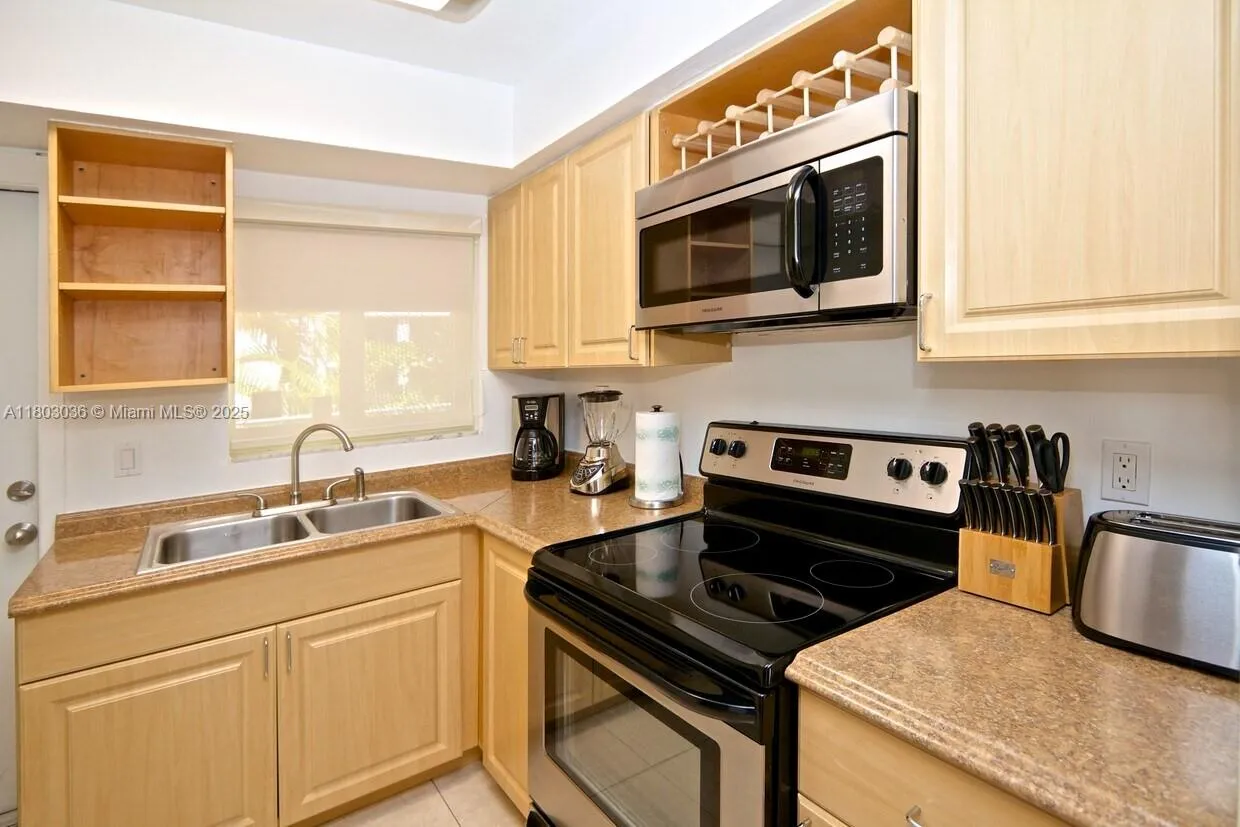 605 S Riverside Dr 1-5, Pompano Beach, Florida 330, Pompano Beach, Florida 33062, ,Commercial Sale,For Sale,605 S Riverside Dr 1-5, Pompano Beach, Florida 330,A11803036