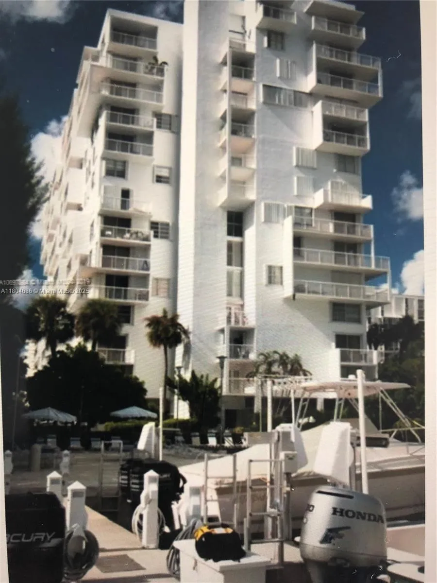 150 Se 25 Rd 14h, Miami, Florida 33129, Miami, Florida 33129, 1 Bedroom Bedrooms, ,1 BathroomBathrooms,Residential,For Sale,150 Se 25 Rd 14h, Miami, Florida 33129,A11804686