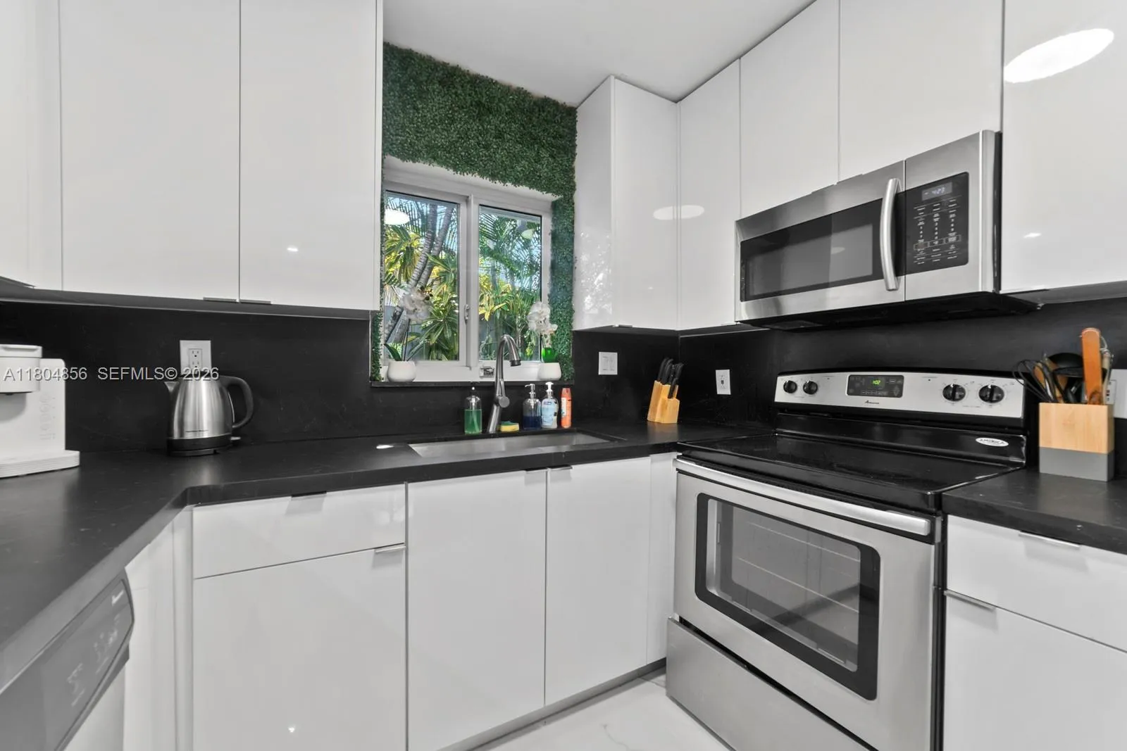 1631 N 29th Ct, Hollywood, Florida 33020, Hollywood, Florida 33020, 4 Bedrooms Bedrooms, ,3 BathroomsBathrooms,Residential Lease,For Rent,1631 N 29th Ct, Hollywood, Florida 33020,A11804856