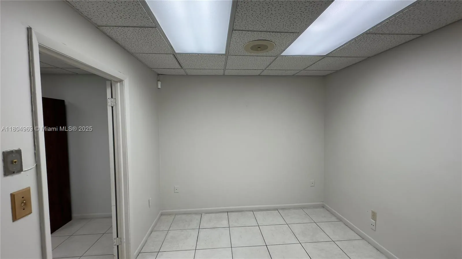 8315 Sw 24th St B, Miami, Florida 33155, Miami, Florida 33155, ,Commercial Lease,For Rent,8315 Sw 24th St B, Miami, Florida 33155,A11804969