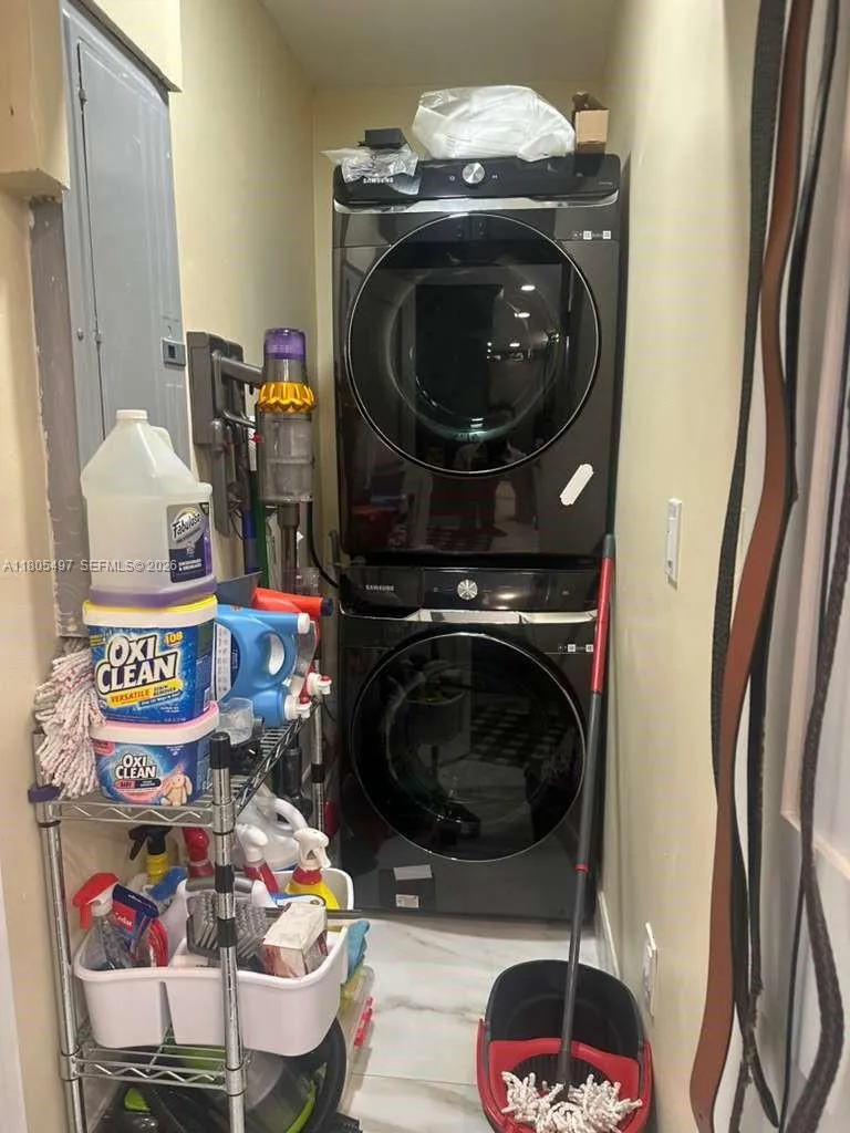 6761 Allen St, Hollywood, Florida 33024, Hollywood, Florida 33024, 4 Bedrooms Bedrooms, ,3 BathroomsBathrooms,Residential,For Sale,6761 Allen St, Hollywood, Florida 33024,A11805497