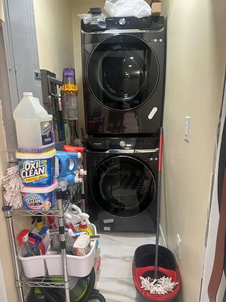 6761 Allen St, Hollywood, Florida 33024, Hollywood, Florida 33024, 4 Bedrooms Bedrooms, ,3 BathroomsBathrooms,Residential,For Sale,6761 Allen St, Hollywood, Florida 33024,A11805497