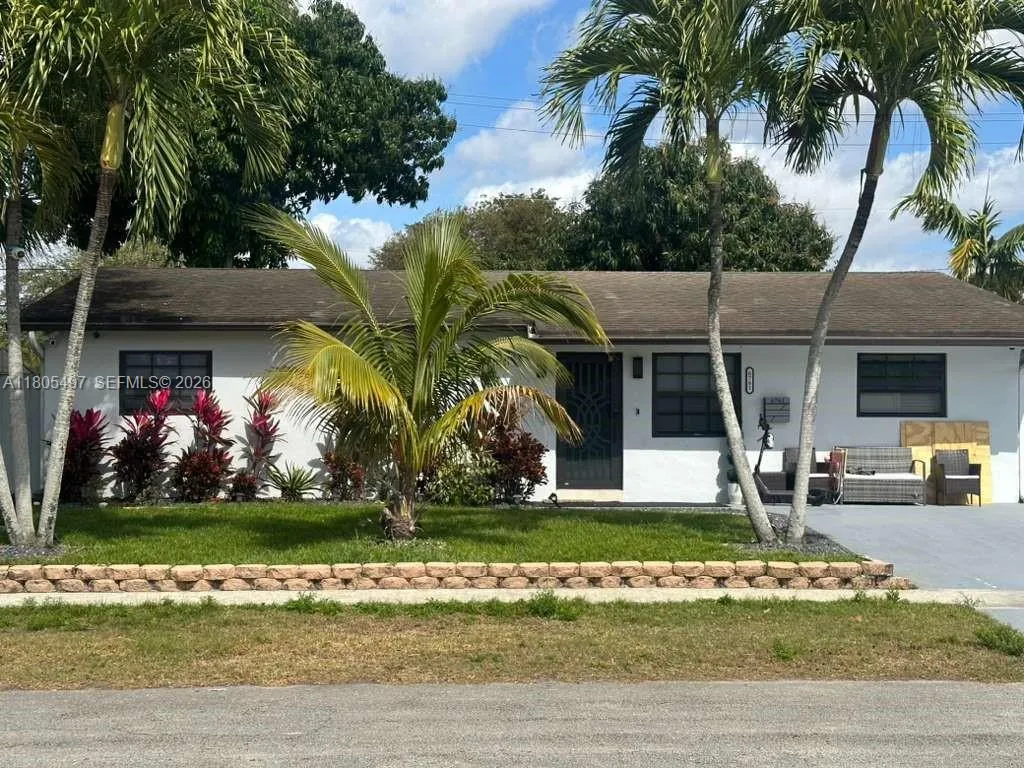 6761 Allen St, Hollywood, Florida 33024, Hollywood, Florida 33024, 4 Bedrooms Bedrooms, ,3 BathroomsBathrooms,Residential,For Sale,6761 Allen St, Hollywood, Florida 33024,A11805497