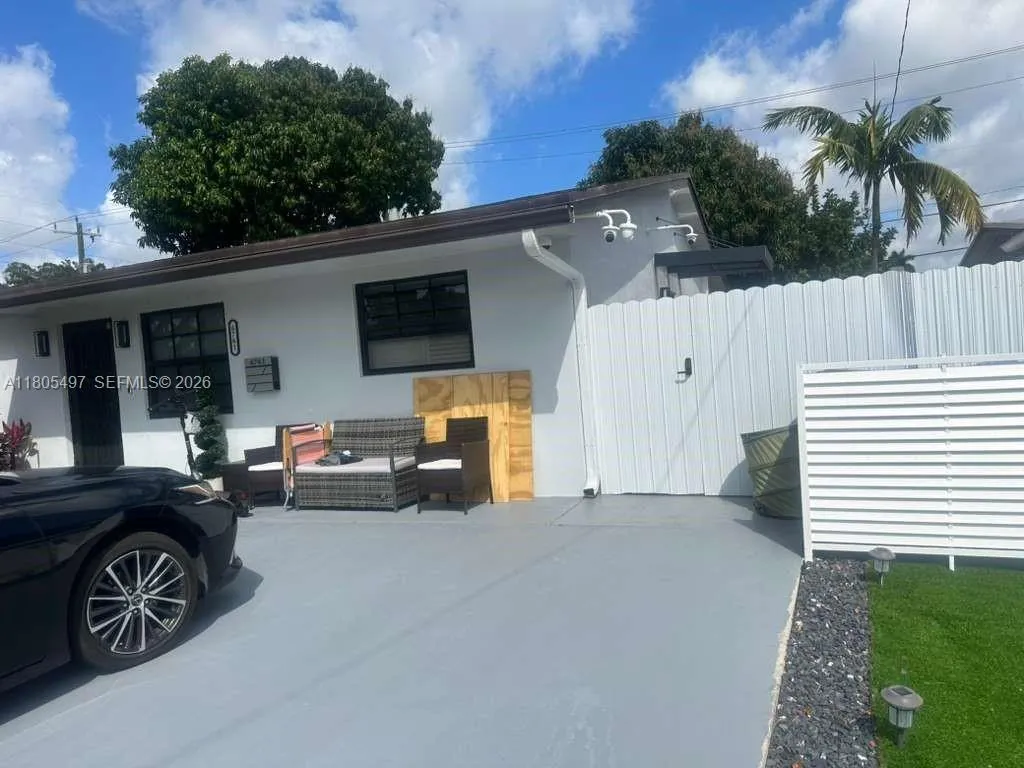 6761 Allen St, Hollywood, Florida 33024, Hollywood, Florida 33024, 4 Bedrooms Bedrooms, ,3 BathroomsBathrooms,Residential,For Sale,6761 Allen St, Hollywood, Florida 33024,A11805497