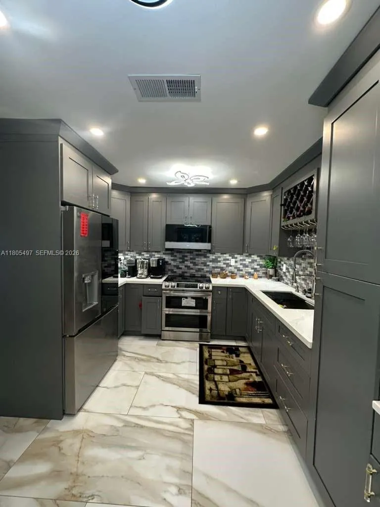 6761 Allen St, Hollywood, Florida 33024, Hollywood, Florida 33024, 4 Bedrooms Bedrooms, ,3 BathroomsBathrooms,Residential,For Sale,6761 Allen St, Hollywood, Florida 33024,A11805497