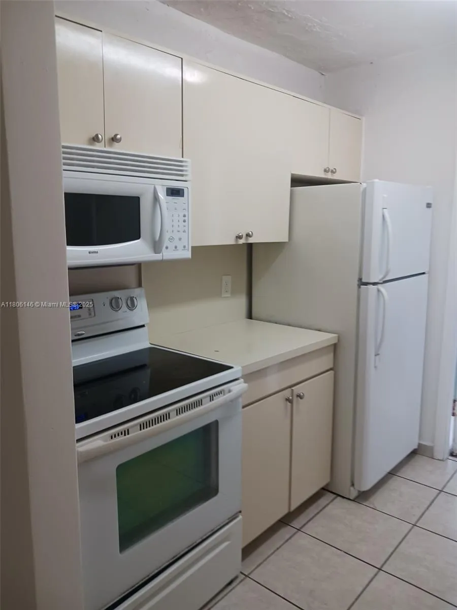 2700 Ne 135th St 30, North Miami, Florida 33181, North Miami, Florida 33181, 1 Bedroom Bedrooms, ,1 BathroomBathrooms,Residential,For Sale,2700 Ne 135th St 30, North Miami, Florida 33181,A11806146