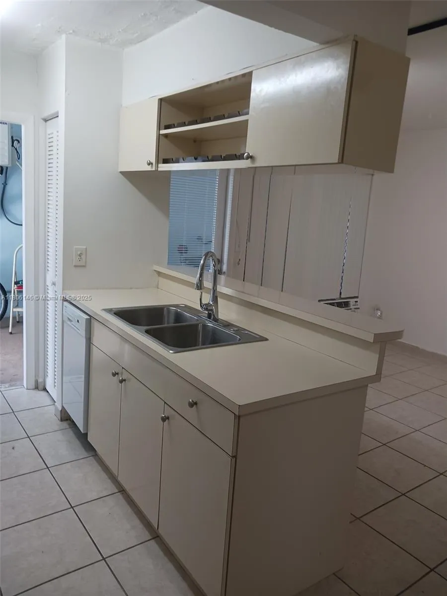 2700 Ne 135th St 30, North Miami, Florida 33181, North Miami, Florida 33181, 1 Bedroom Bedrooms, ,1 BathroomBathrooms,Residential,For Sale,2700 Ne 135th St 30, North Miami, Florida 33181,A11806146