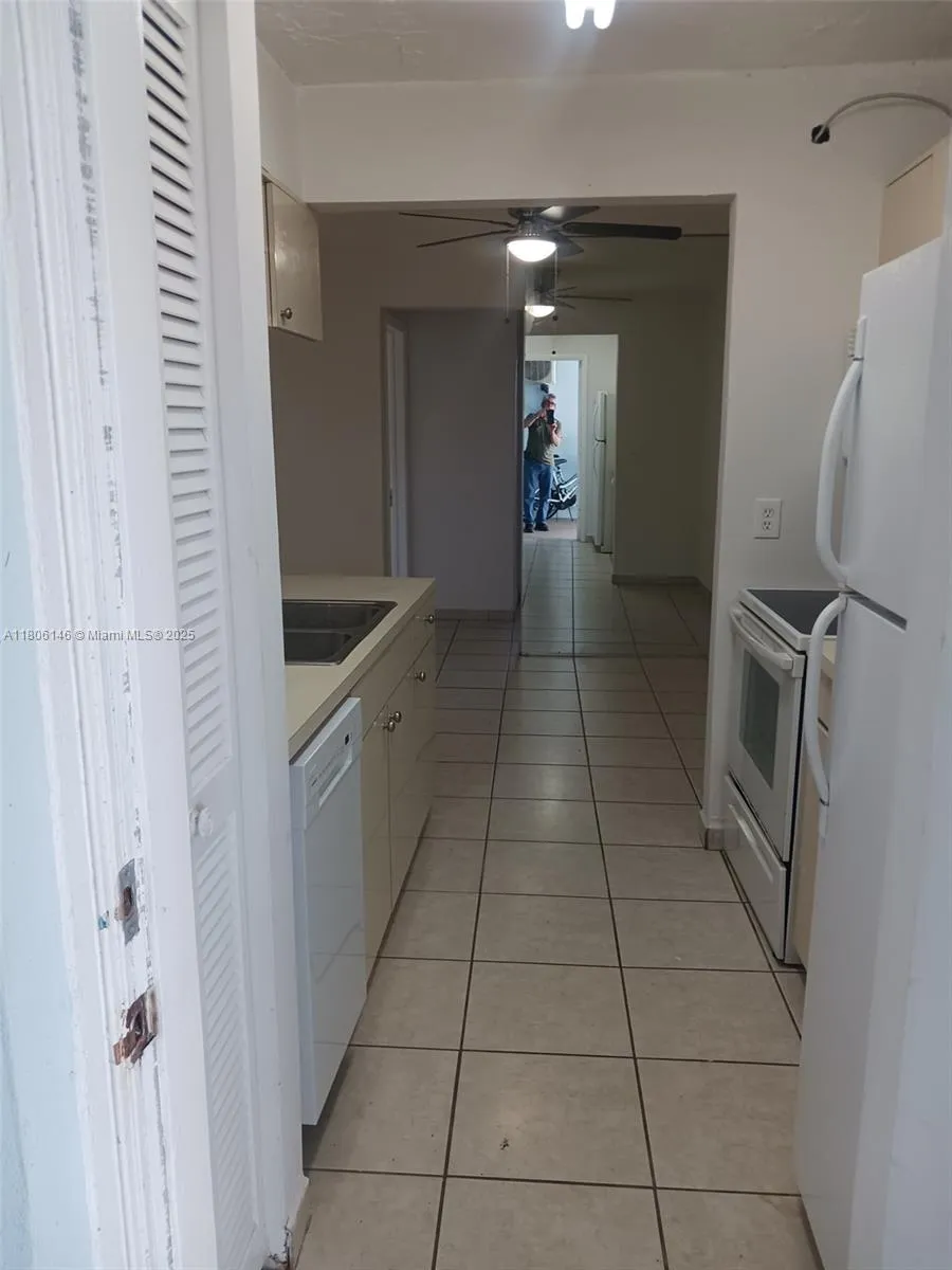 2700 Ne 135th St 30, North Miami, Florida 33181, North Miami, Florida 33181, 1 Bedroom Bedrooms, ,1 BathroomBathrooms,Residential,For Sale,2700 Ne 135th St 30, North Miami, Florida 33181,A11806146