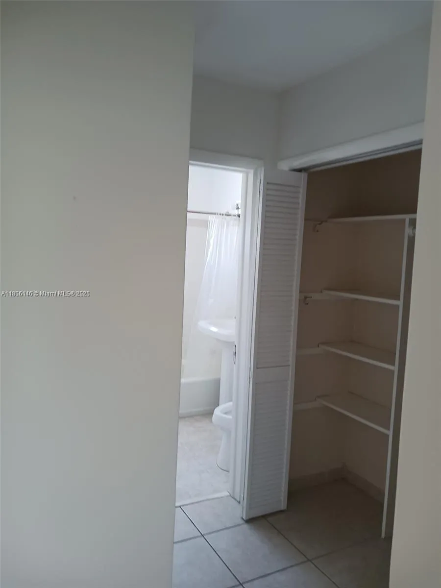 2700 Ne 135th St 30, North Miami, Florida 33181, North Miami, Florida 33181, 1 Bedroom Bedrooms, ,1 BathroomBathrooms,Residential,For Sale,2700 Ne 135th St 30, North Miami, Florida 33181,A11806146