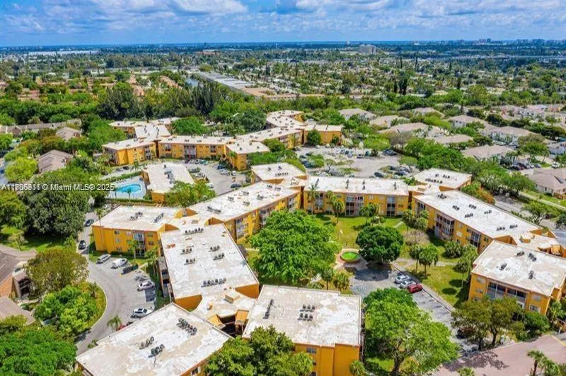 4334 Nw 9th Ave 7-2f, Deerfield Beach, Florida 330, Deerfield Beach, Florida 33064, 1 Bedroom Bedrooms, ,1 BathroomBathrooms,Residential,For Sale,4334 Nw 9th Ave 7-2f, Deerfield Beach, Florida 330,A11806631