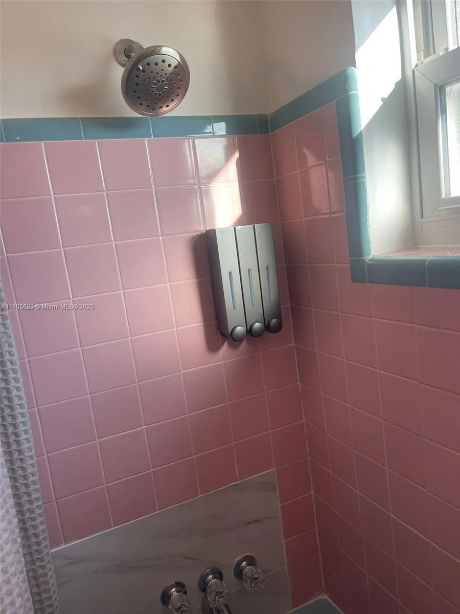 338 Roosevelt St, Hollywood, Florida 33019, Hollywood, Florida 33019, ,Residential Income,For Sale,338 Roosevelt St, Hollywood, Florida 33019,A11806623