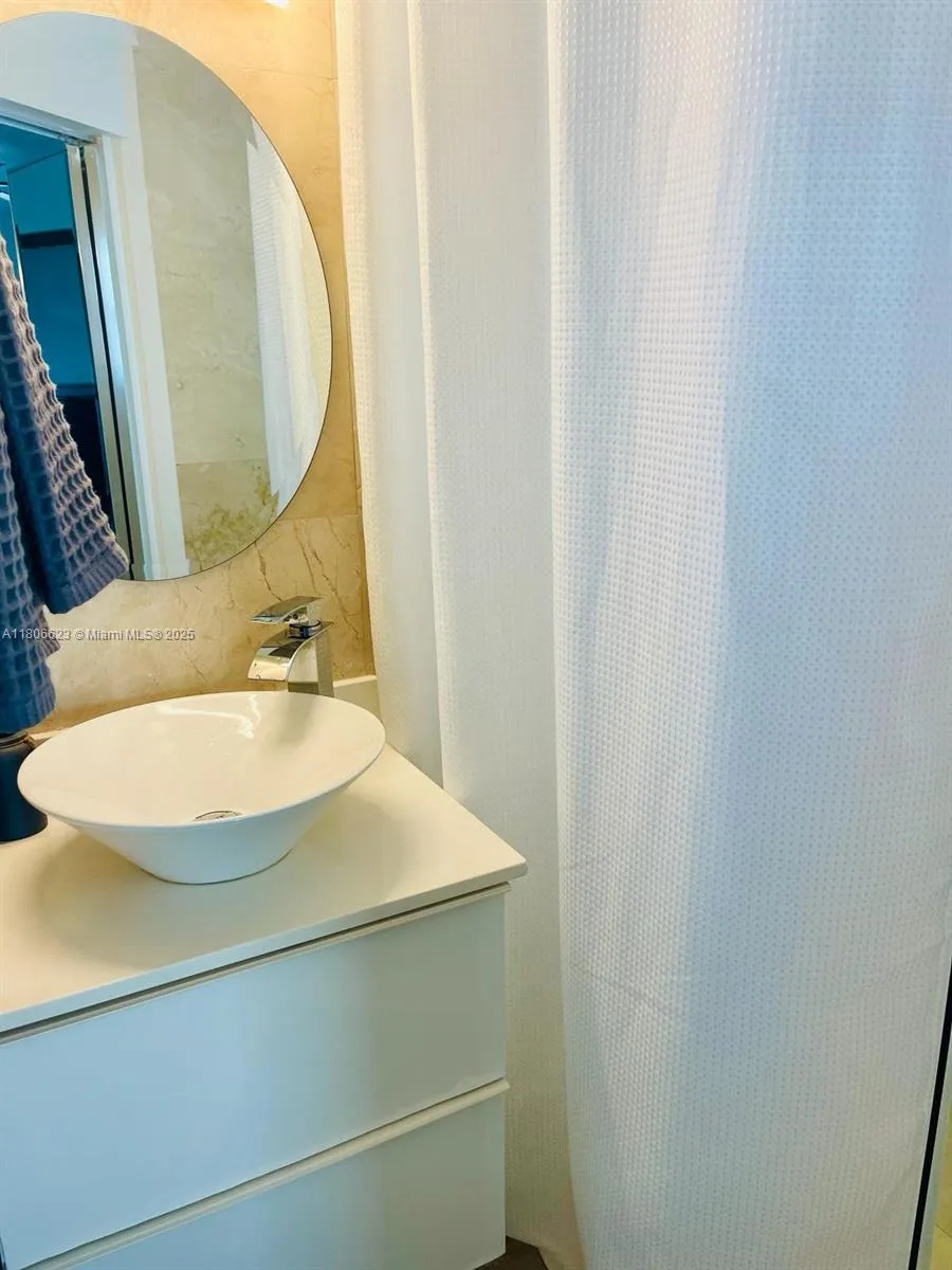 338 Roosevelt St, Hollywood, Florida 33019, Hollywood, Florida 33019, ,Residential Income,For Sale,338 Roosevelt St, Hollywood, Florida 33019,A11806623