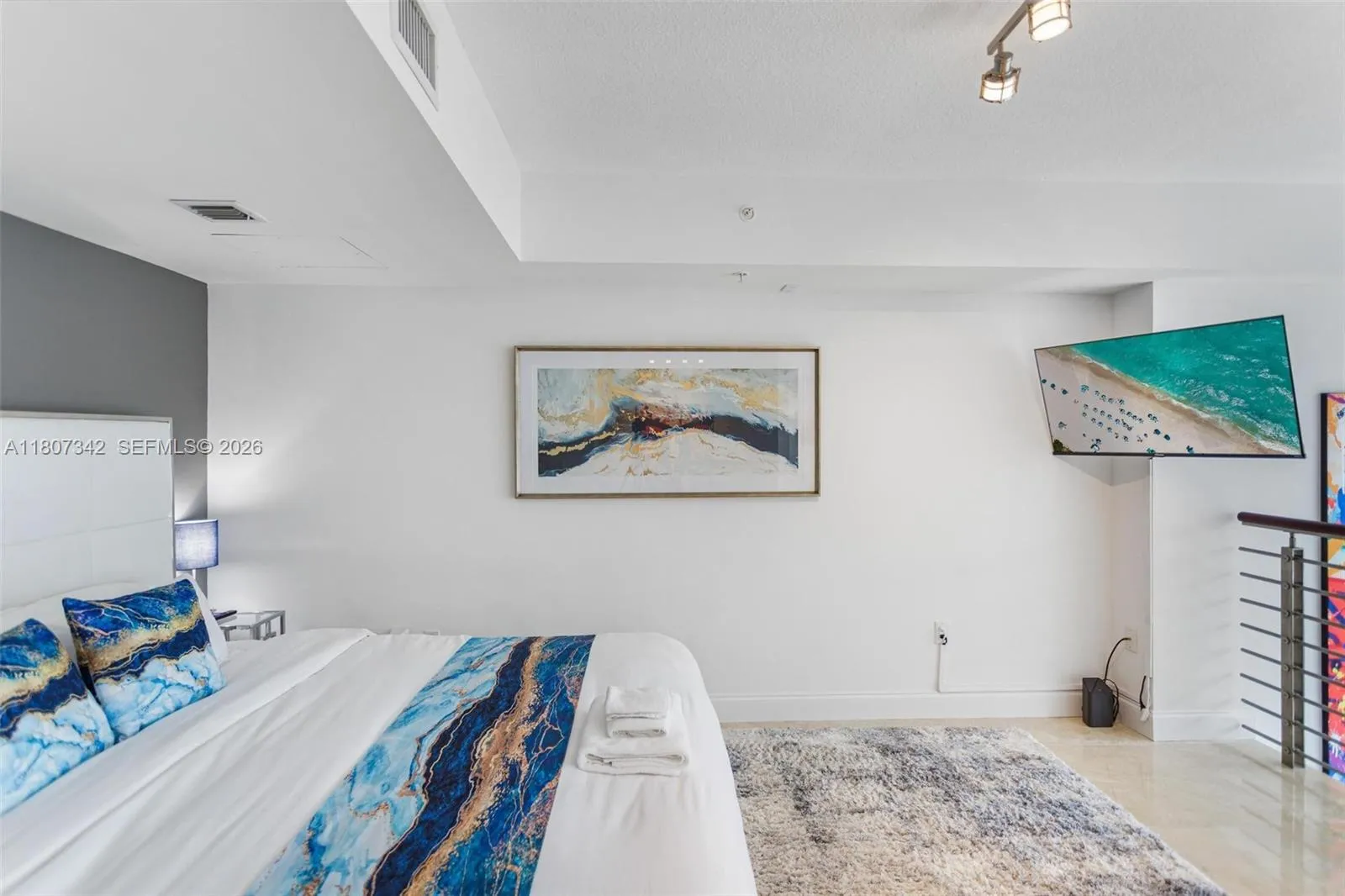 41 Se 5th St 2008, Miami, Florida 33131, Miami, Florida 33131, 2 Bedrooms Bedrooms, 1 Room Rooms,2 BathroomsBathrooms,Residential,For Sale,41 Se 5th St 2008, Miami, Florida 33131,A11807342