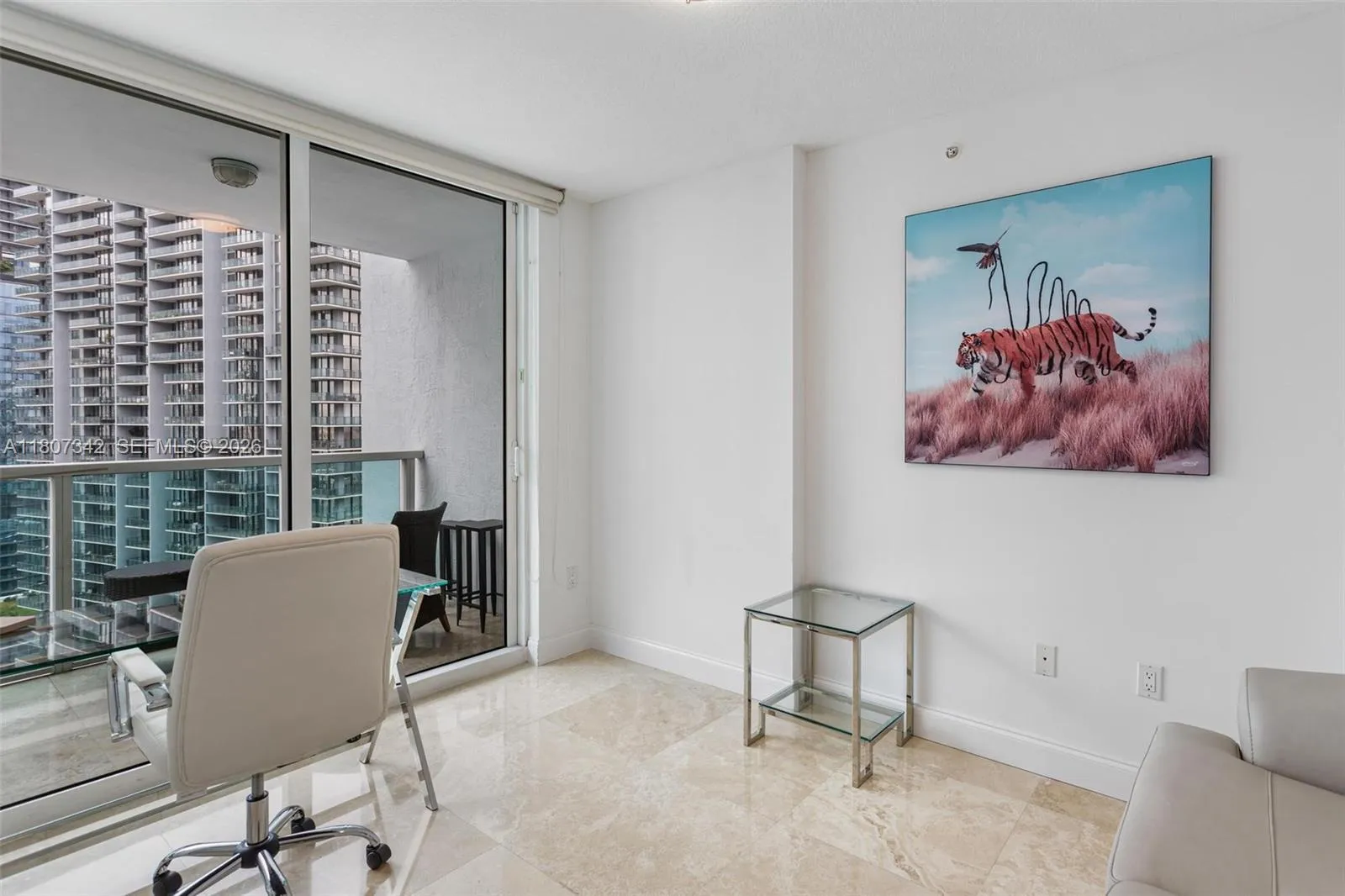 41 Se 5th St 2008, Miami, Florida 33131, Miami, Florida 33131, 2 Bedrooms Bedrooms, 1 Room Rooms,2 BathroomsBathrooms,Residential,For Sale,41 Se 5th St 2008, Miami, Florida 33131,A11807342