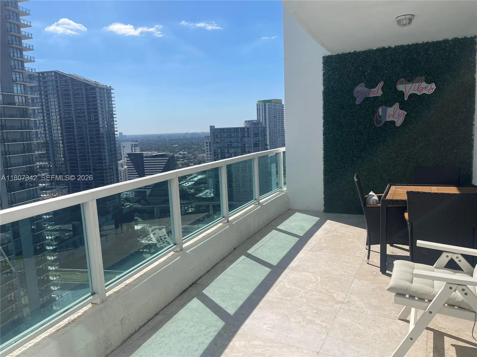 41 Se 5th St 2008, Miami, Florida 33131, Miami, Florida 33131, 2 Bedrooms Bedrooms, 1 Room Rooms,2 BathroomsBathrooms,Residential,For Sale,41 Se 5th St 2008, Miami, Florida 33131,A11807342