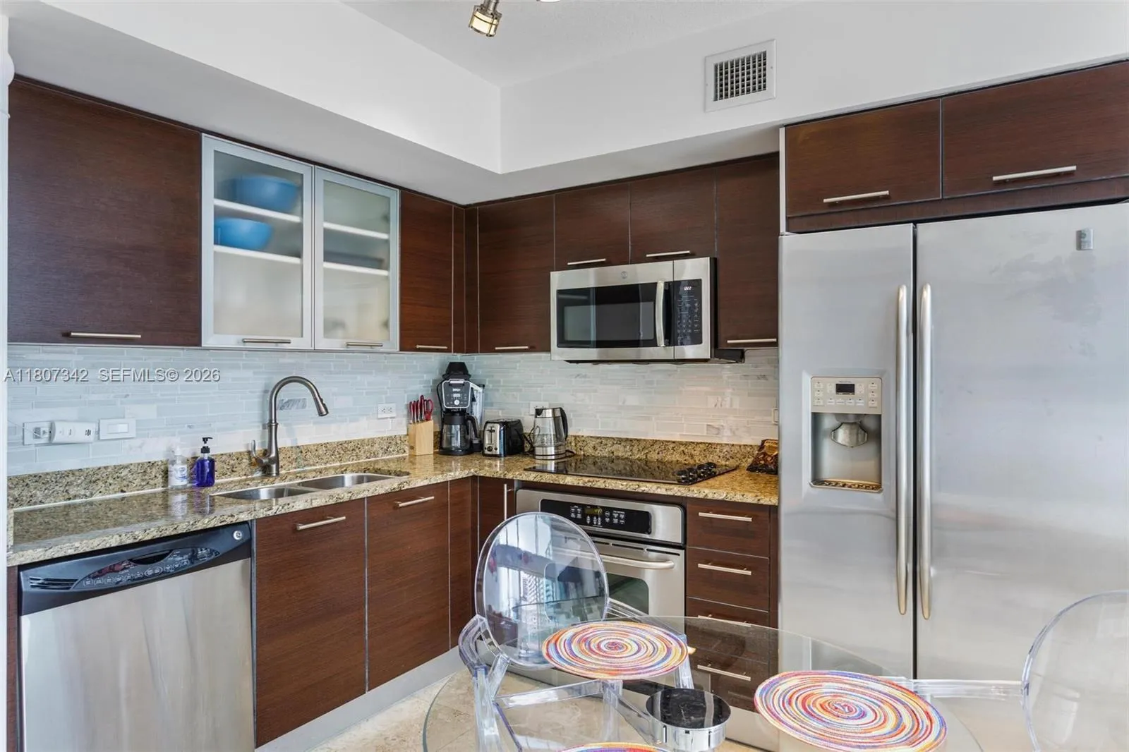 41 Se 5th St 2008, Miami, Florida 33131, Miami, Florida 33131, 2 Bedrooms Bedrooms, 1 Room Rooms,2 BathroomsBathrooms,Residential,For Sale,41 Se 5th St 2008, Miami, Florida 33131,A11807342