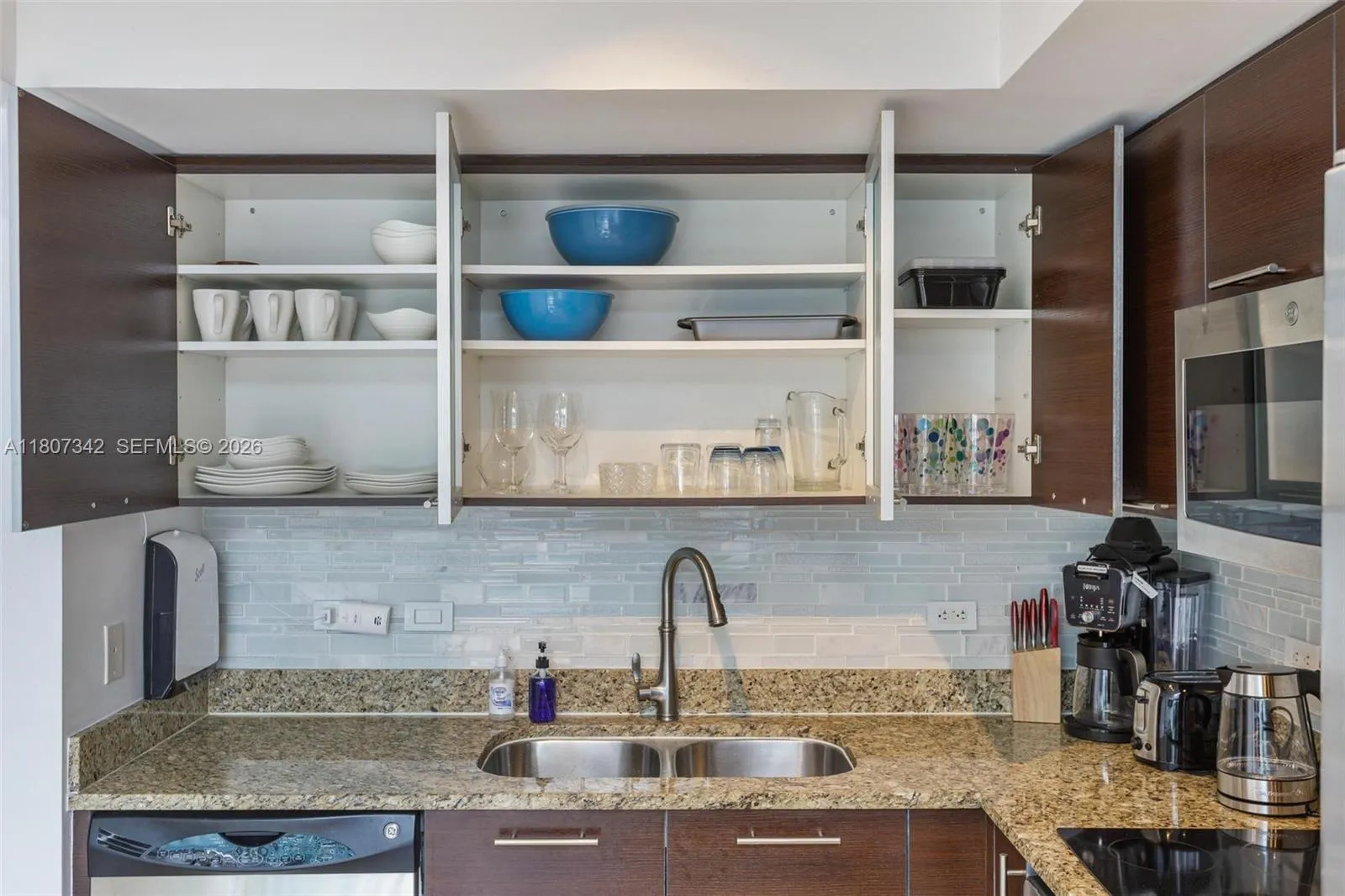 41 Se 5th St 2008, Miami, Florida 33131, Miami, Florida 33131, 2 Bedrooms Bedrooms, 1 Room Rooms,2 BathroomsBathrooms,Residential,For Sale,41 Se 5th St 2008, Miami, Florida 33131,A11807342