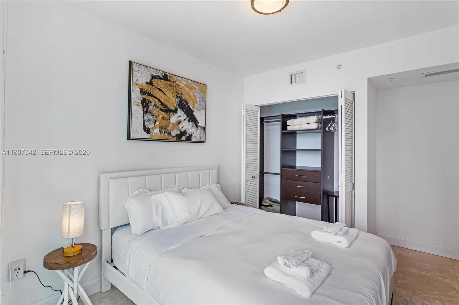 41 Se 5th St 2008, Miami, Florida 33131, Miami, Florida 33131, 2 Bedrooms Bedrooms, 1 Room Rooms,2 BathroomsBathrooms,Residential,For Sale,41 Se 5th St 2008, Miami, Florida 33131,A11807342