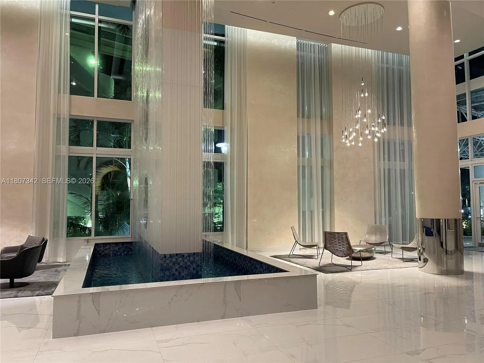 41 Se 5th St 2008, Miami, Florida 33131, Miami, Florida 33131, 2 Bedrooms Bedrooms, 1 Room Rooms,2 BathroomsBathrooms,Residential,For Sale,41 Se 5th St 2008, Miami, Florida 33131,A11807342