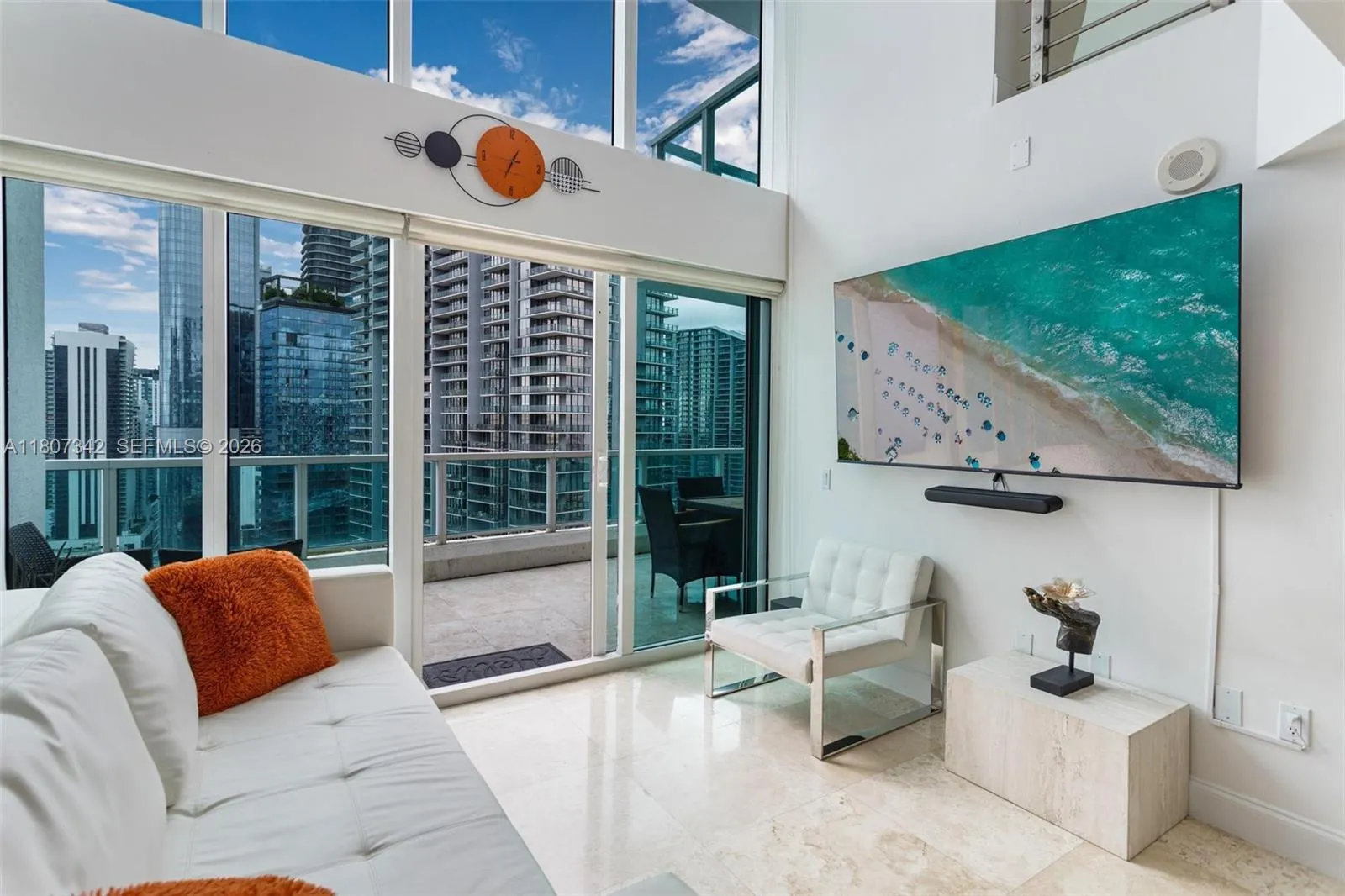 41 Se 5th St 2008, Miami, Florida 33131, Miami, Florida 33131, 2 Bedrooms Bedrooms, 1 Room Rooms,2 BathroomsBathrooms,Residential,For Sale,41 Se 5th St 2008, Miami, Florida 33131,A11807342
