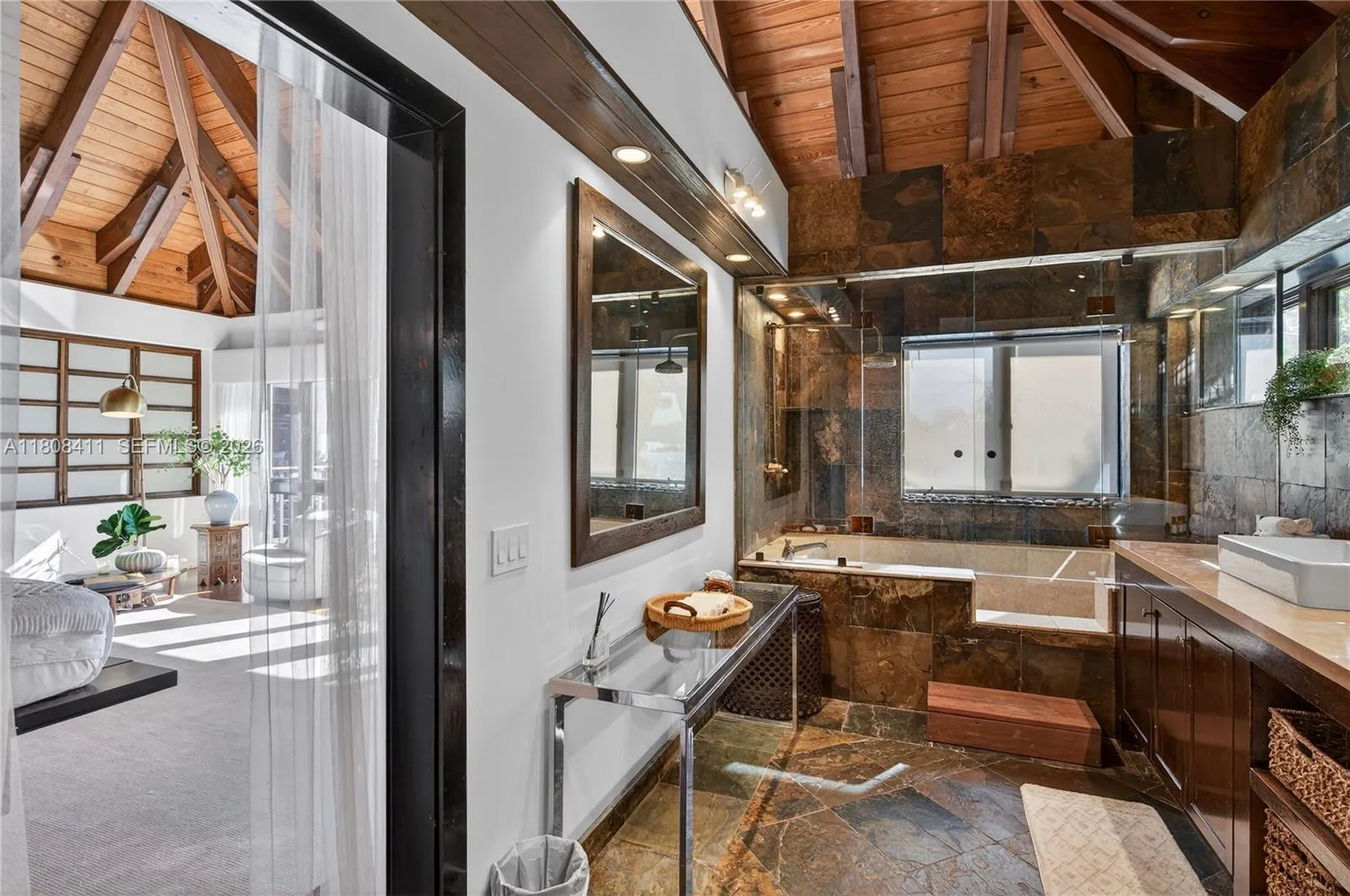 14 W San Marino Dr, Miami Beach, Florida 33139, Miami Beach, Florida 33139, 6 Bedrooms Bedrooms, ,6 BathroomsBathrooms,Residential,For Sale,14 W San Marino Dr, Miami Beach, Florida 33139,A11808411