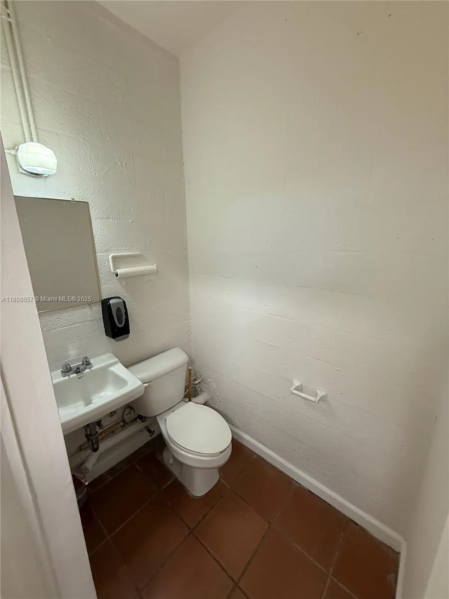 8300 Sw 124th St Unit B, Pinecrest, Florida 33156, Pinecrest, Florida 33156, ,Commercial Lease,For Rent,8300 Sw 124th St Unit B, Pinecrest, Florida 33156,A11809057