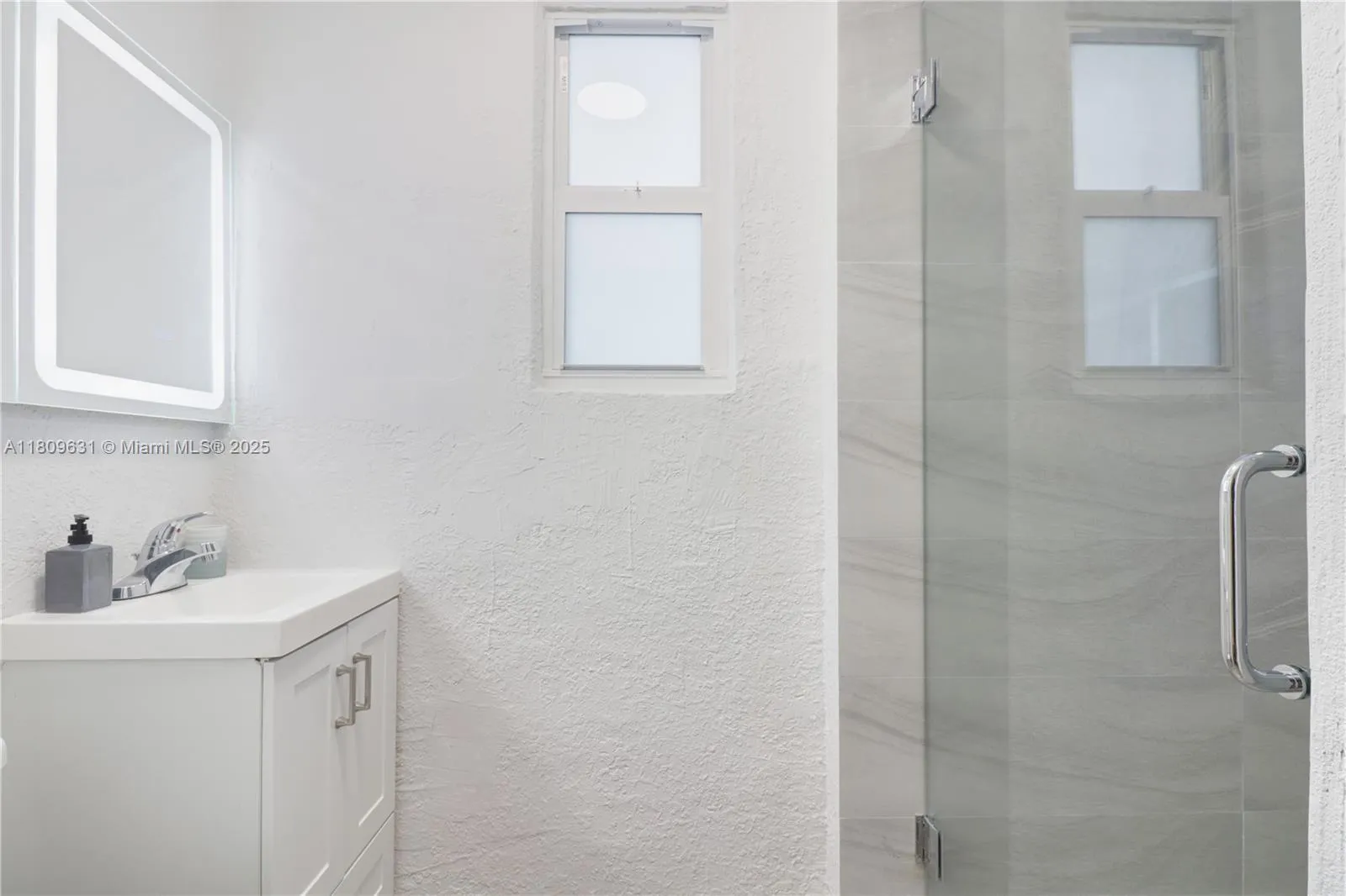 6039 Sw 38th St, Miramar, Florida 33023, Miramar, Florida 33023, 3 Bedrooms Bedrooms, ,2 BathroomsBathrooms,Residential,For Sale,6039 Sw 38th St, Miramar, Florida 33023,A11809631