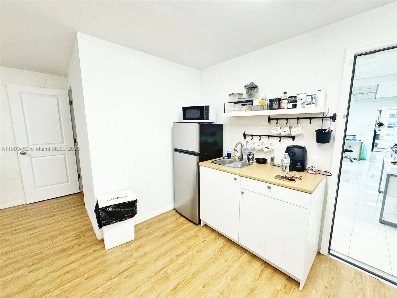 3960 W 16th Ave 204, Hialeah, Florida 33012, Hialeah, Florida 33012, ,Commercial Sale,For Sale,3960 W 16th Ave 204, Hialeah, Florida 33012,A11809452