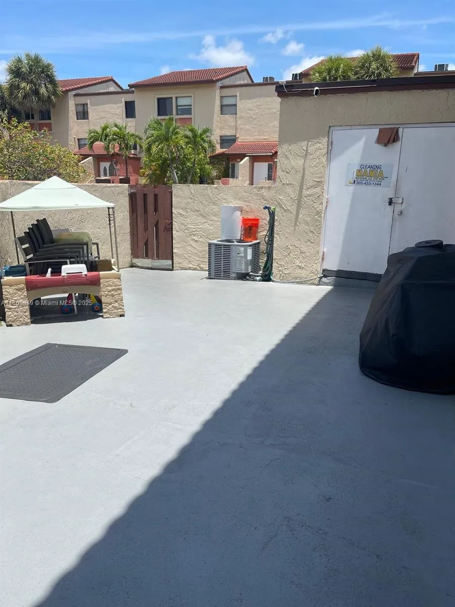 9999 Nw 9th St Cir 1-11, Miami, Florida 33172, Miami, Florida 33172, 3 Bedrooms Bedrooms, ,2 BathroomsBathrooms,Residential,For Sale,9999 Nw 9th St Cir 1-11, Miami, Florida 33172,A11809949