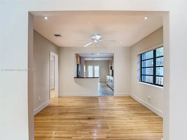 at 2810 Crystal Ct, Miami, FL 33133 Unit For Sale 3 Bedrooms 3 Bathrooms MLS# A11802996 Price $2,200,000 1668